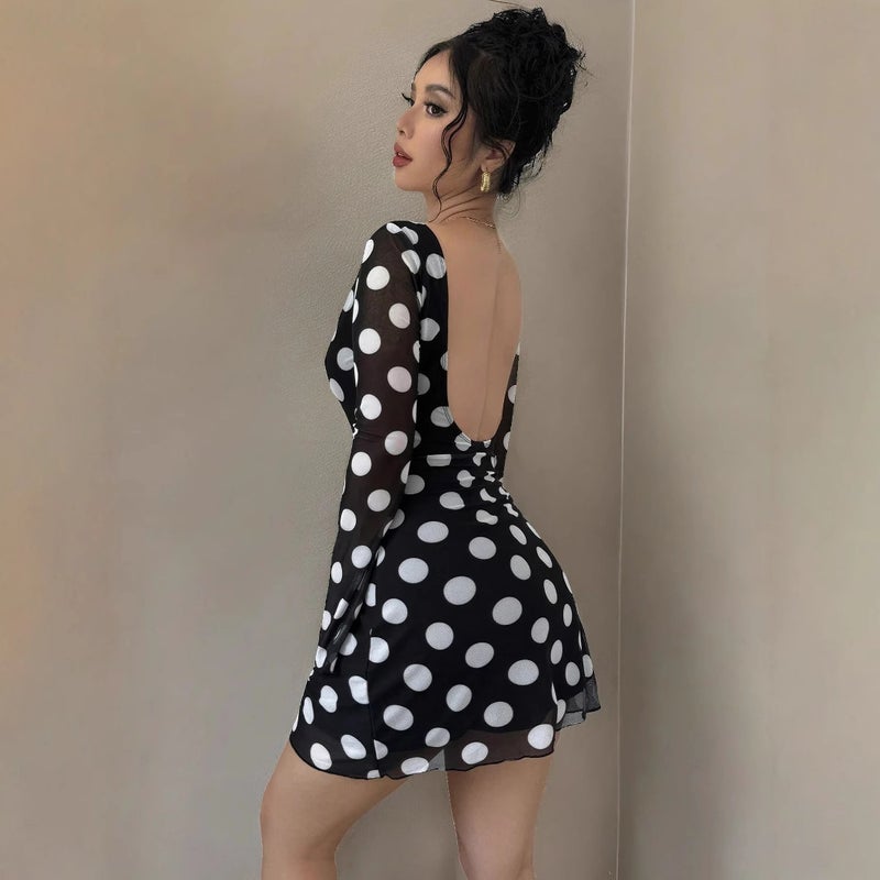 فستان نسائي قصير بشبكة منقطة بأكمام واسعة - Image 1