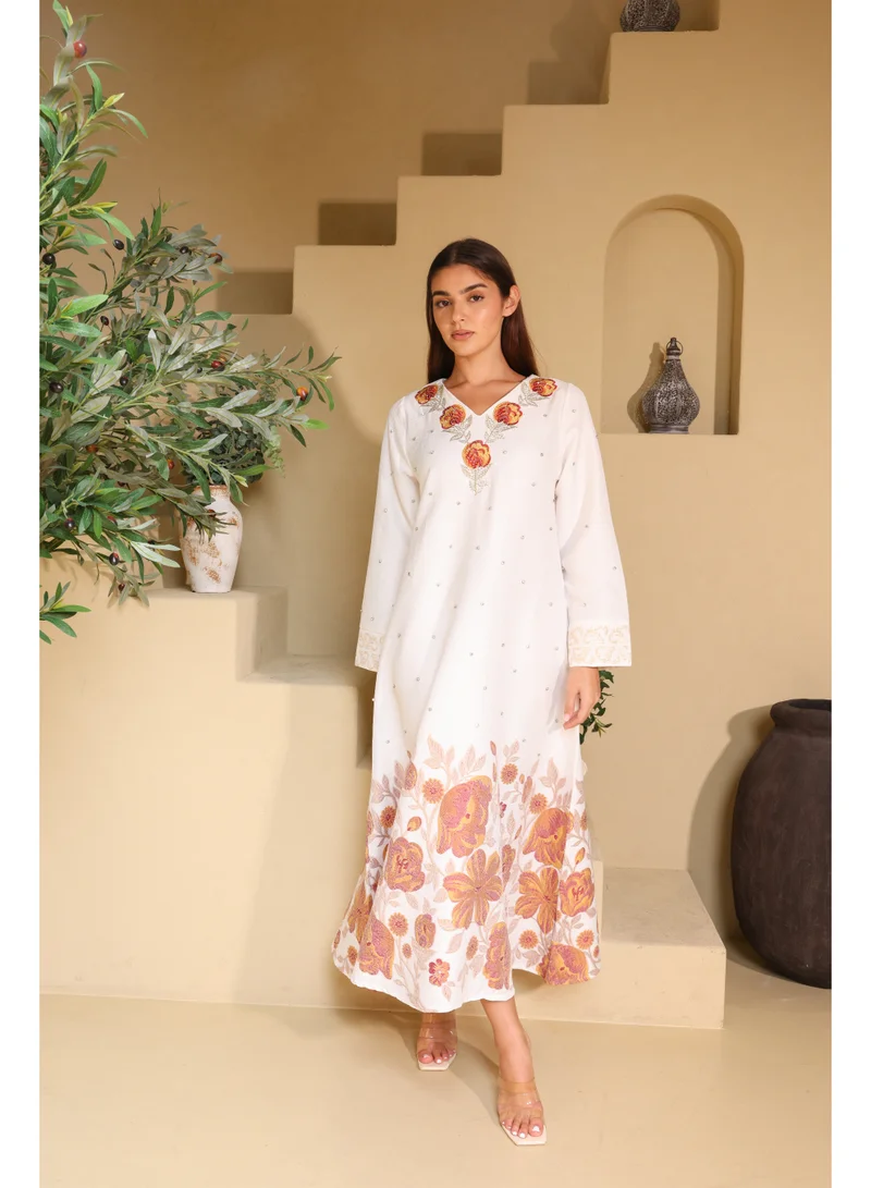 اكسا جلابيات كلاسيكية مزينة بقطع كريستالية مزخرفة بالزهور