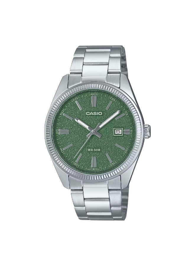 CASIO ساعة يد للرجال MTP-1302DA-3AVDF بقرص أخضر غير لامع، حزام من الفولاذ المقاوم للصدأ، مقاومة للماء حتى 50 متر