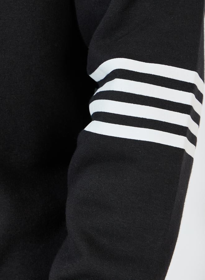 ستايلي هودي فضفاض مزين بخطوط مع جيوب - Image 4