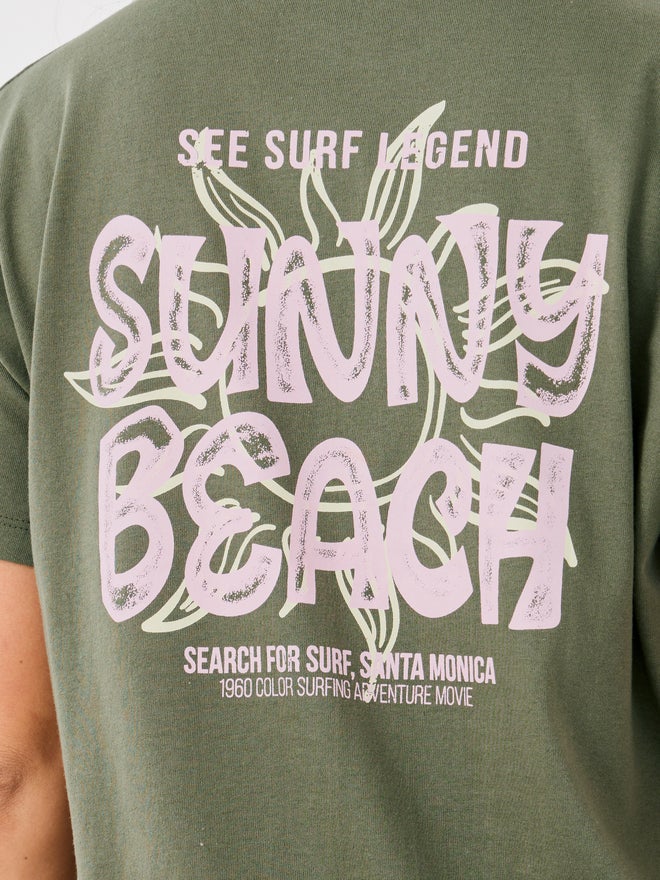 Styli Styli Unwind Beach Graphic Pocket Dropped Shoulder T-Shirt and Straight Pyjama Set  - Image 4