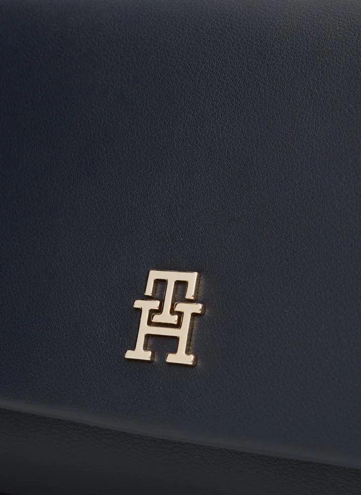 TOMMY HILFIGER Modern Essential Crossbody Bag