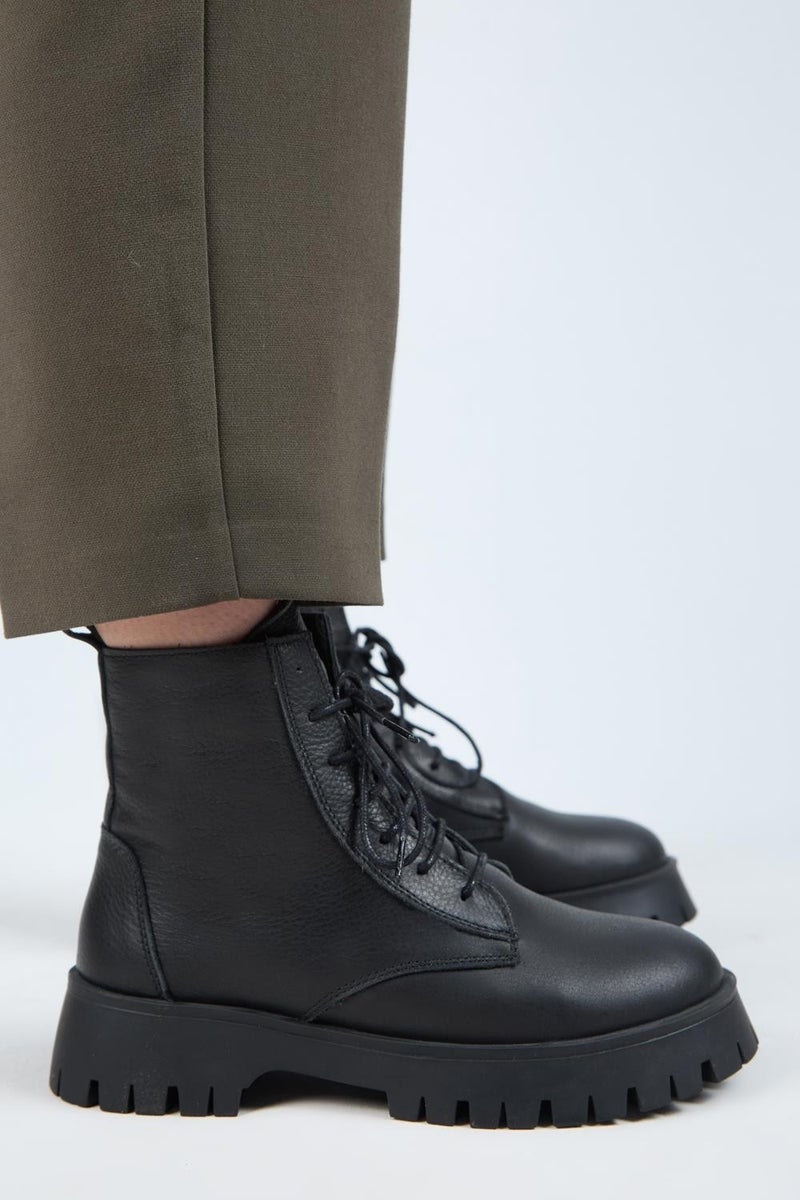 Manijero (Vienna) Women's Leather Lace-Up Inside Zipper Black Boots  - Image 2