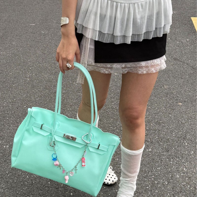 Large PVC Jelly Tote Bag with Spacious Design - Image 4