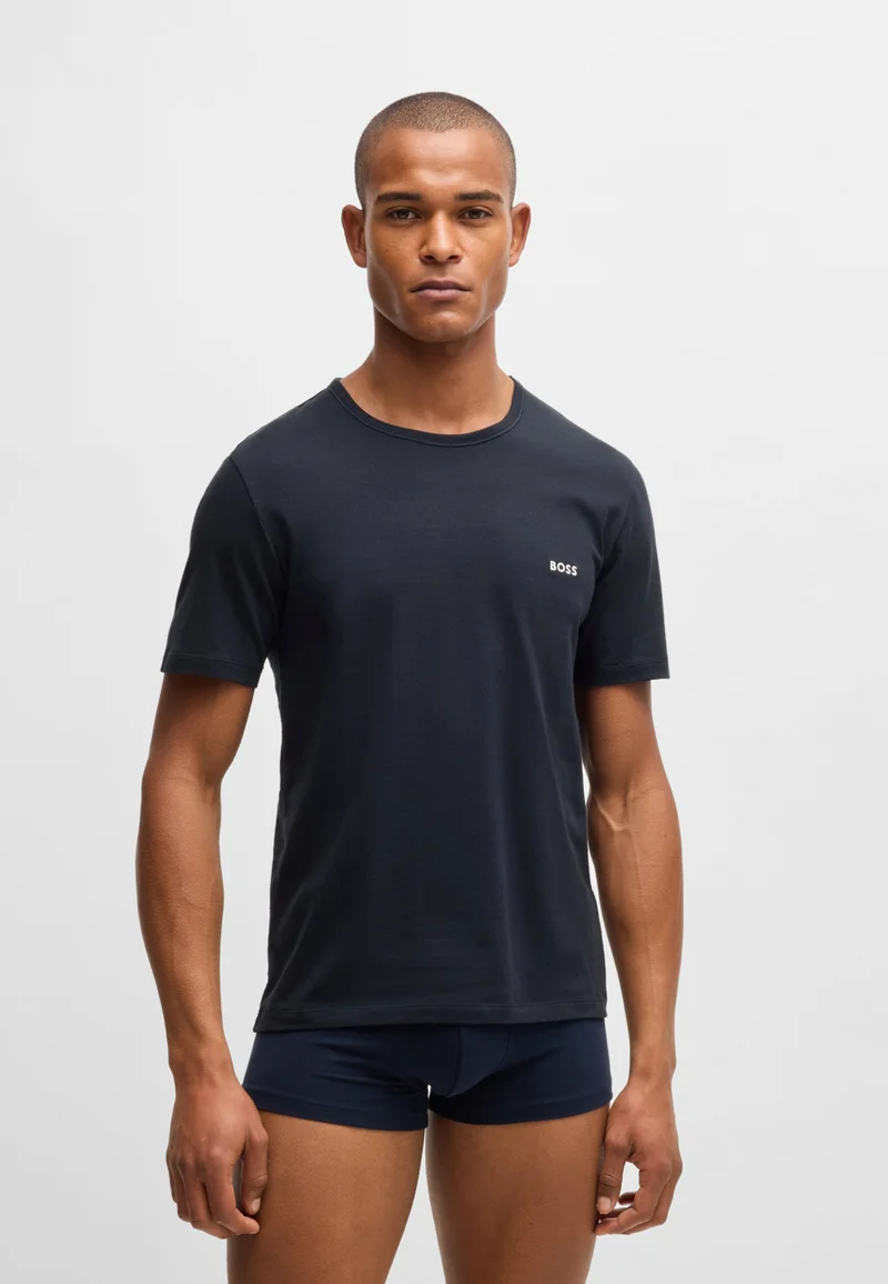 بوس ثلاث قطع من قمصان داخلية قطنية بتطريز شعار