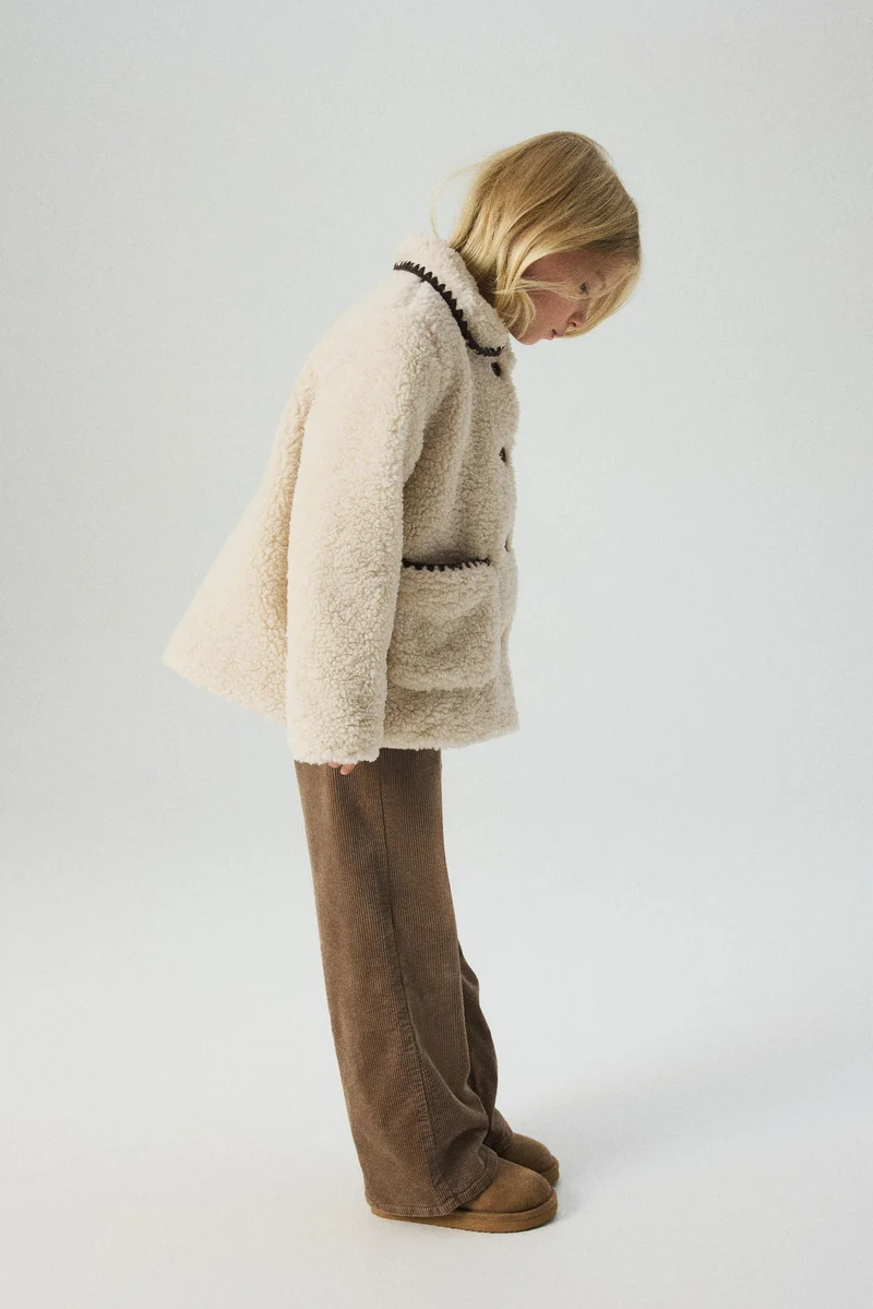 اتش اند ام جاكيت بقصّة A من نسيج تيدي