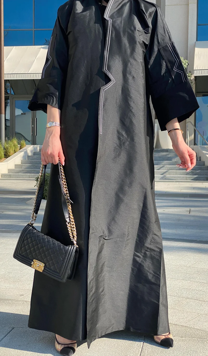 Moistreet Flared Sleeve Abaya