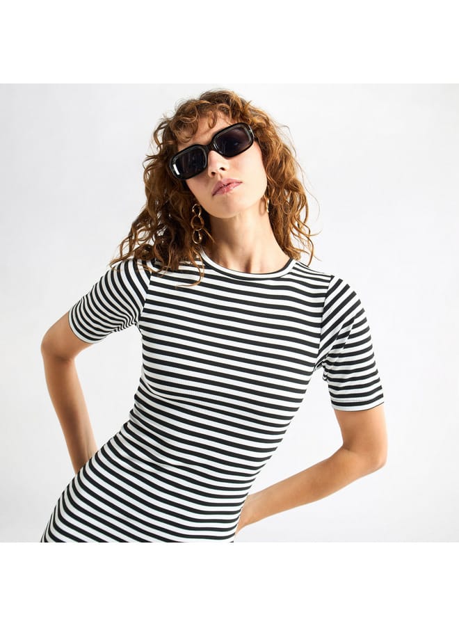 سبلاش فيڤ فستان مخطط بقصة ضيقة وياقة مستديرة وأكمام قصيرة - Image 4