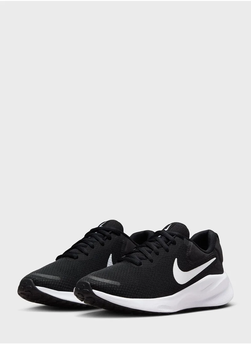 Nike Revolution 7