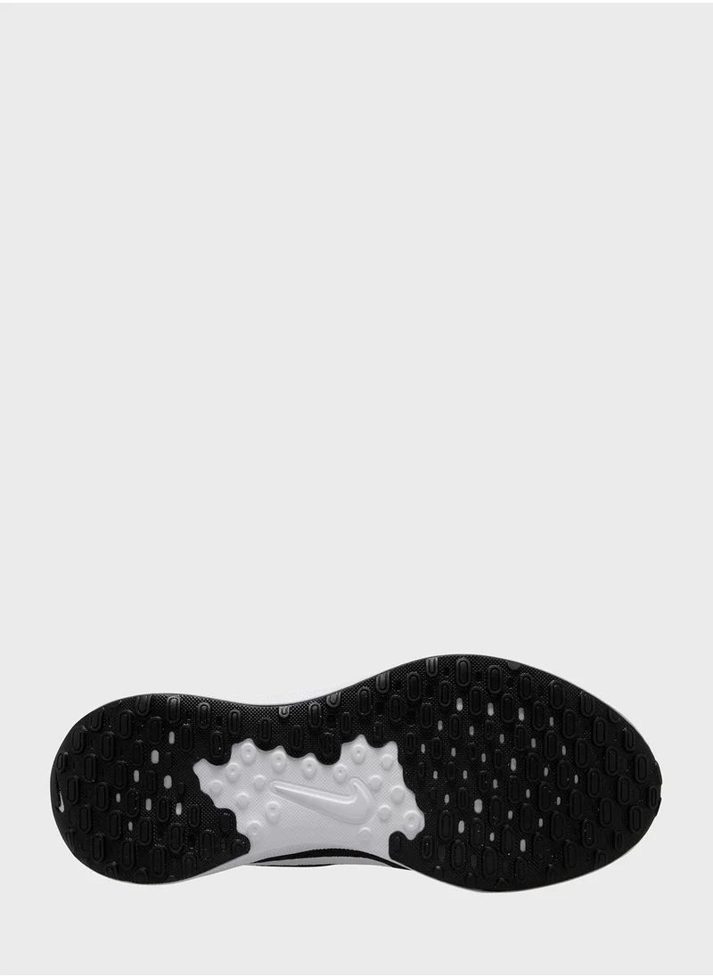 Nike Revolution 7