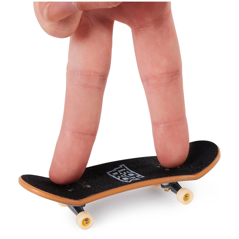 Tech Deck, DLX Pro 10-Pack of Collectible Fingerboards, For Skate Lovers, Kids Toy for Ages 6 and up - Image 4
