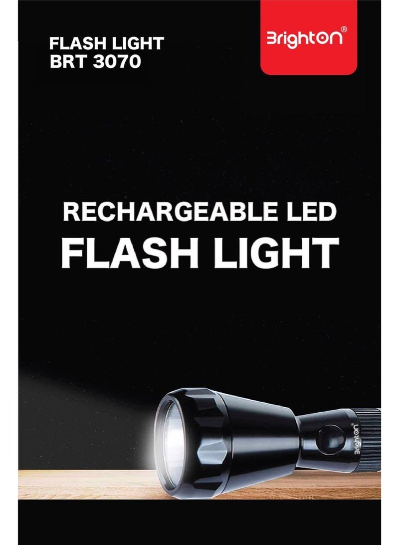 برايتون نظام مصباح يدوي LED قابل لإعادة الشحن BRT3070، مزود بمصباح CREE Q5 LED، مدى إضاءة 5000 متر، عمر افتراضي 100000 ساعة، شحن مدمج، مفتاح دوار، شعاع ضوئي بارد ساطع - Image 3