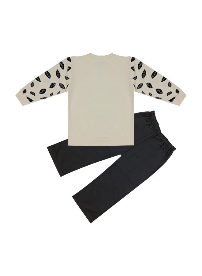 طقم سويت شيرت وبنطال بطبعة فراشات للبنات، بلوزة كريمية اللون وبدلة كاجوال بأكمام طويلة مع بنطال بخصر مطاطي، مناسب للأعمار من 3 إلى 9 سنوات - Image 2