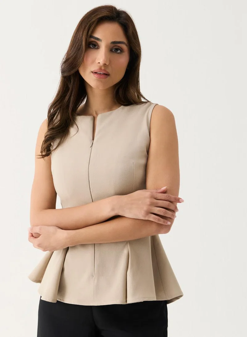 Zigzag Front Open Sleeveless Top - Beige