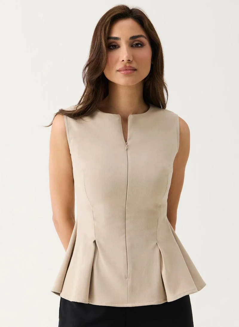 Zigzag Front Open Sleeveless Top - Beige