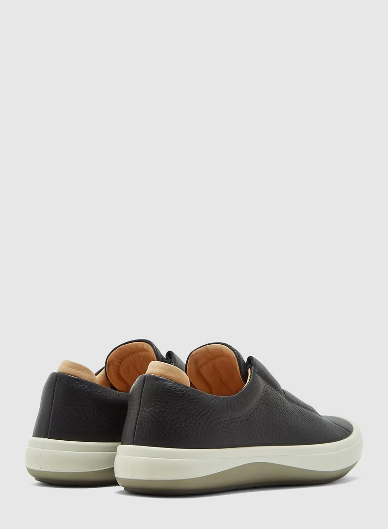 ECCO Low Top Sneaker