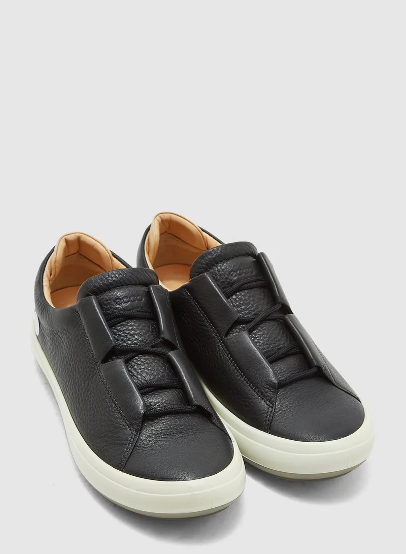 ECCO Low Top Sneaker