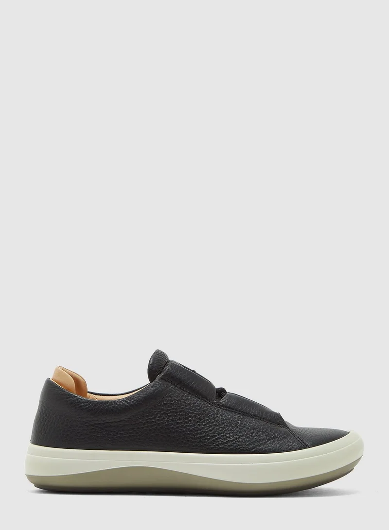 ECCO Low Top Sneaker
