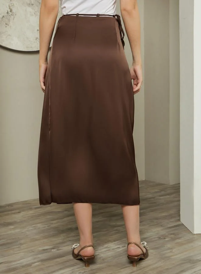 Styli Pleated Satin Midi Skirt with Side Slit Detail