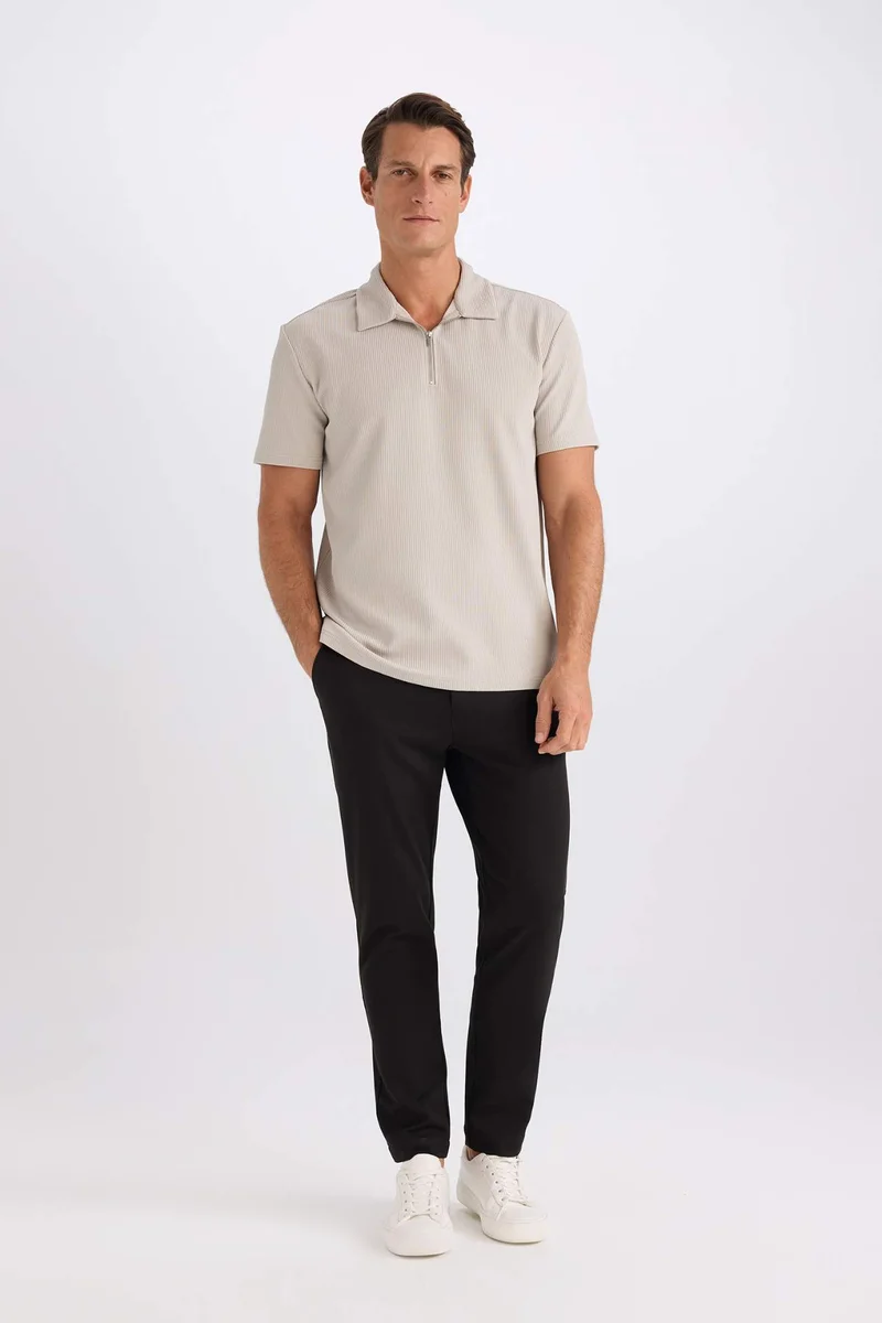 ديفاكتو Regular Fit Half Zip-Up Pleated Polo T-Shirt
