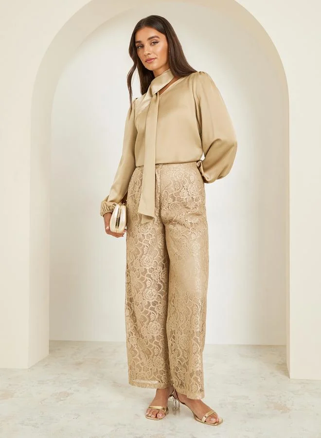 ستايلي بلوزة ساتان بياقة برباط