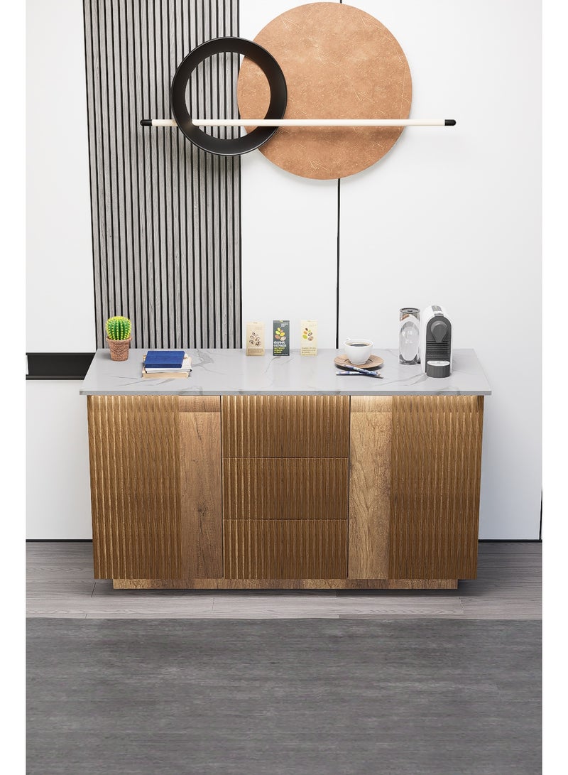 كوفي وورلد ركن قهوة باللون عسلي، صناعة وطنية عصرية بإضاءة جذابة. - Image 5