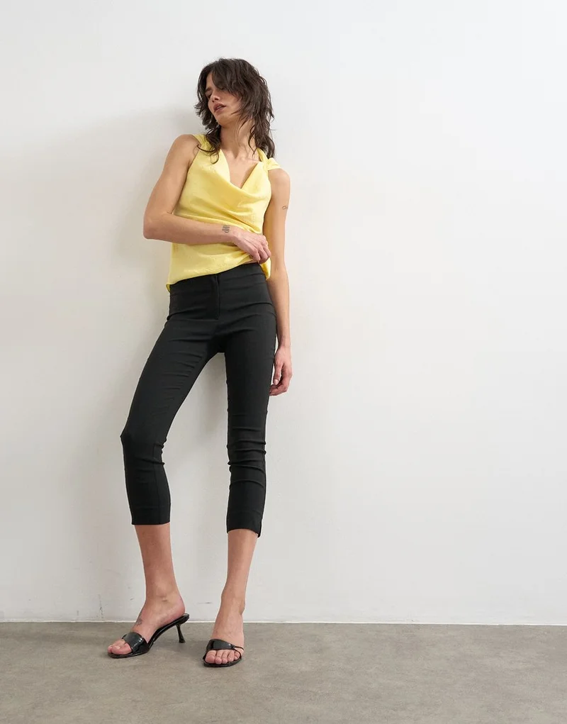 توب شوب Maya Capri Length Trousers