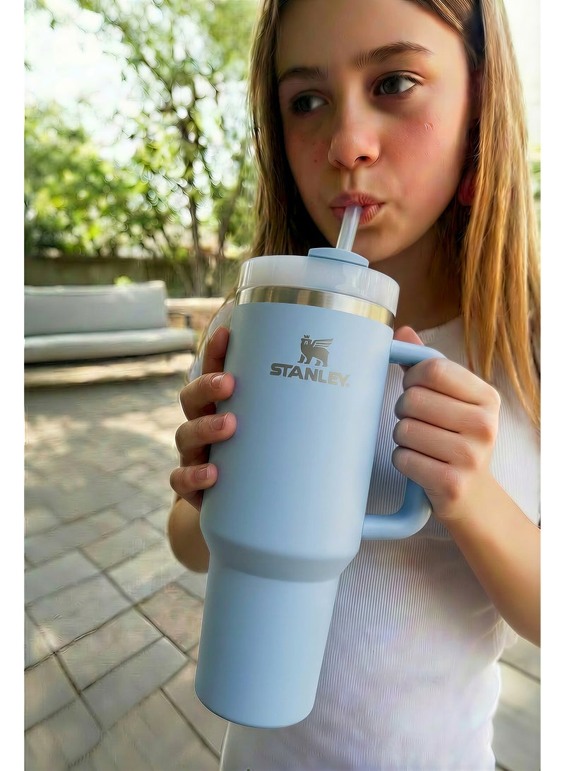 ستانلي كوب حراري معزول ستانلس ستيل سعة 1200 مل مع مقبض وشاليموه - مج سفر كبير لحفظ المشروبات الساخنة والباردة لساعات طويلة - تصميم مناسب لحامل أكواب السيارة - للمنزل والعمل والجيم - Image 1