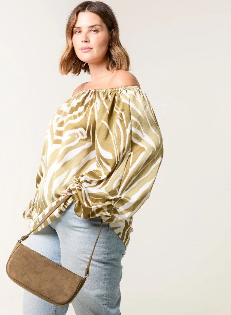 بلو فانيلا بلوزة باردو ساتان مخطط بزخارف منحنية