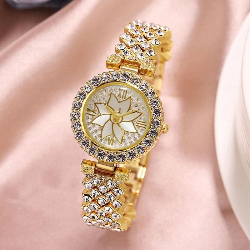Hot Sale Starry Fashion Bracelet Watch with Rhinestones for Women Gold Gold