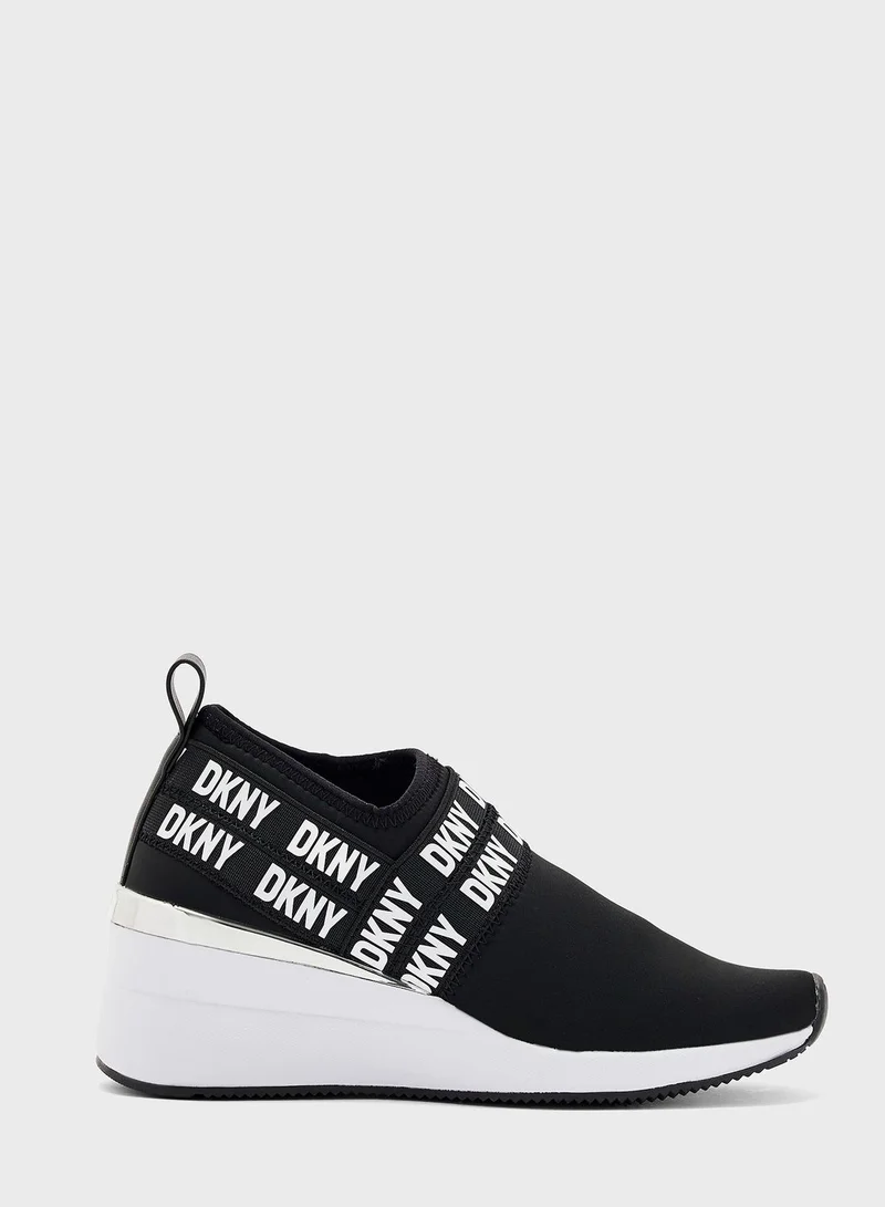 د ك ن ي سنيكرز بكاحل منخفض