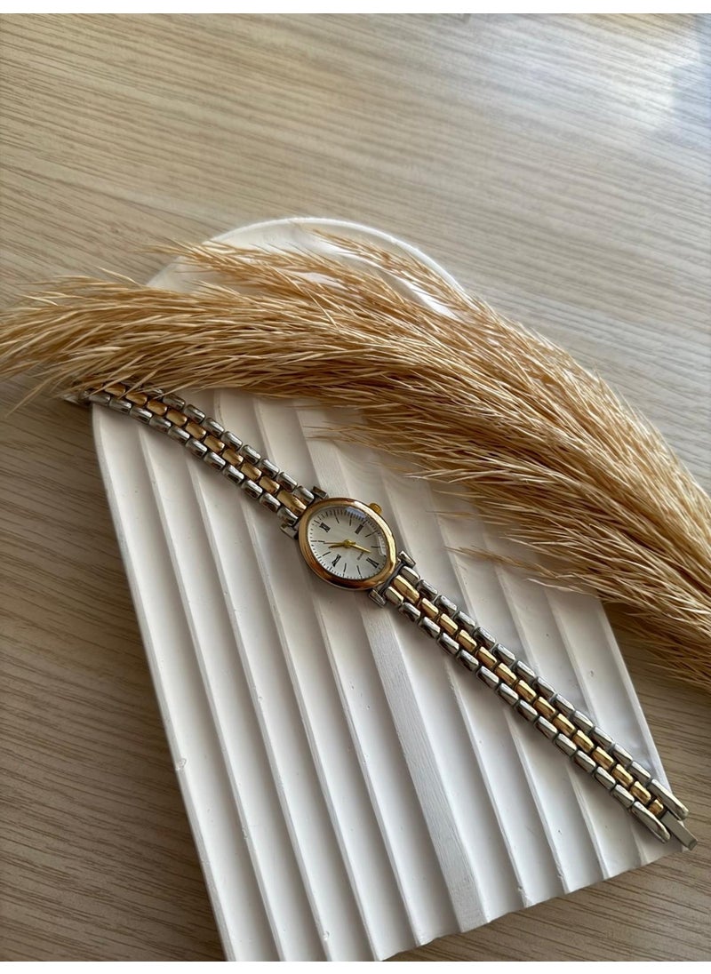 QUARTZ Retro Minimal Straw Strap Vintage Women's Wristwatch  - Image 5