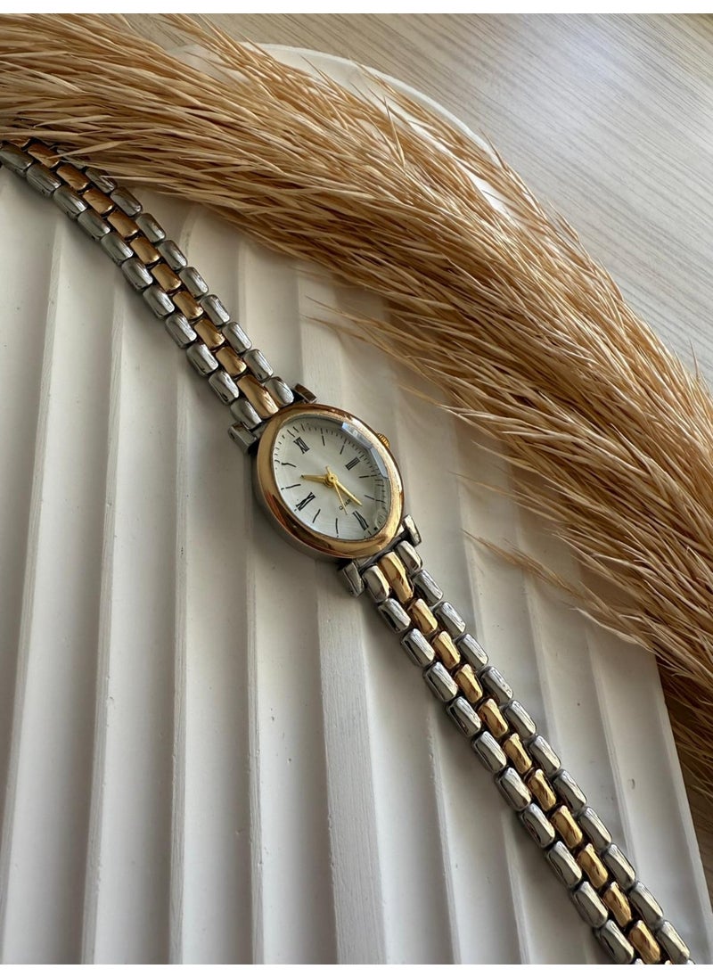 QUARTZ Retro Minimal Straw Strap Vintage Women's Wristwatch  - Image 3