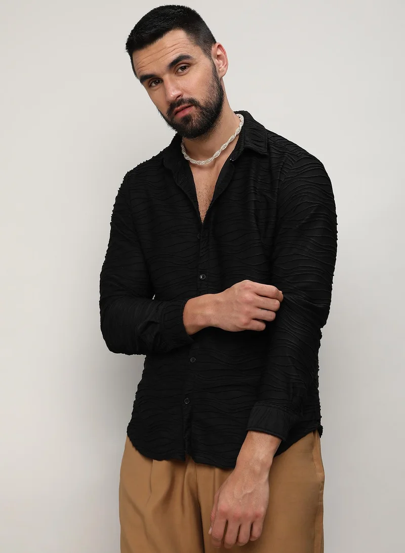 Campus Sutra Campus Sutra Men's Midnight Black Self-Design Wave Shirt For Casual Wear | Spread Collar | Long Sleeves | Button Closure | Shirt Crafted With Comfort Fit For Everyday Wear