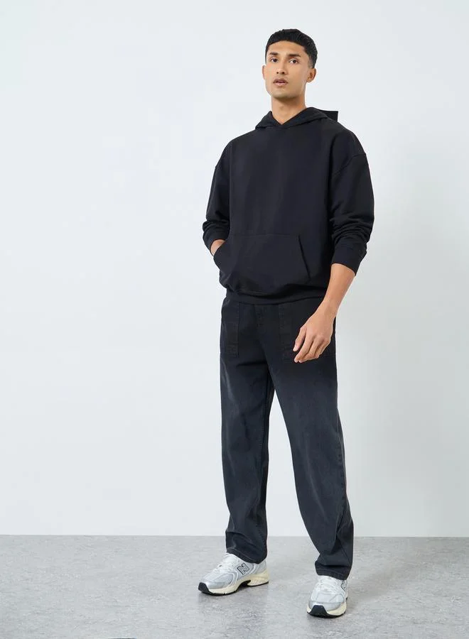ستايلي هودي واسع أسود مطبوع للرجال