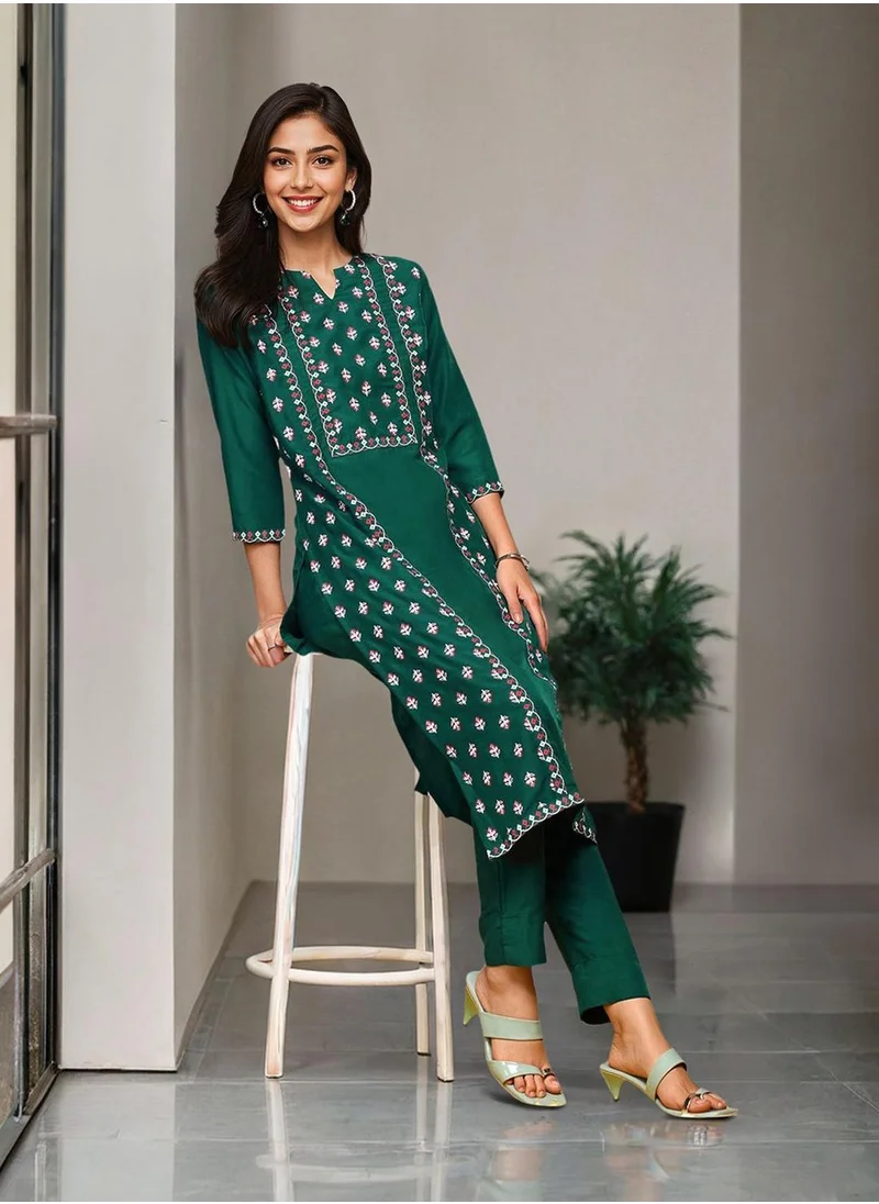 ISHIN Regular Fit Three-Quarter Sleeve Printed Green Chiffon Woven Kurta Set For Women Flat Collar Perfect For Wedding And Engagement Pull On Closure