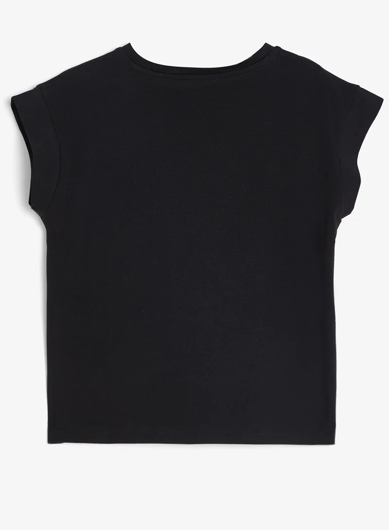 جس Youth Graphic Crew Neck T-Shirt