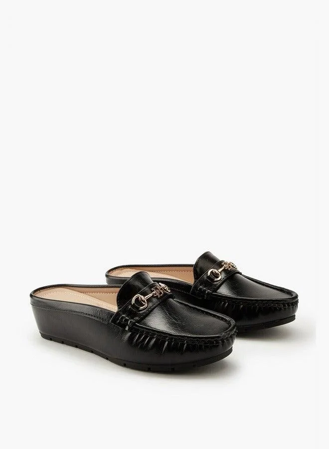 فلورا بيلا من شو إكسبرس حذاء مولز سهل الارتداء بتفاصيل حزام الحصان