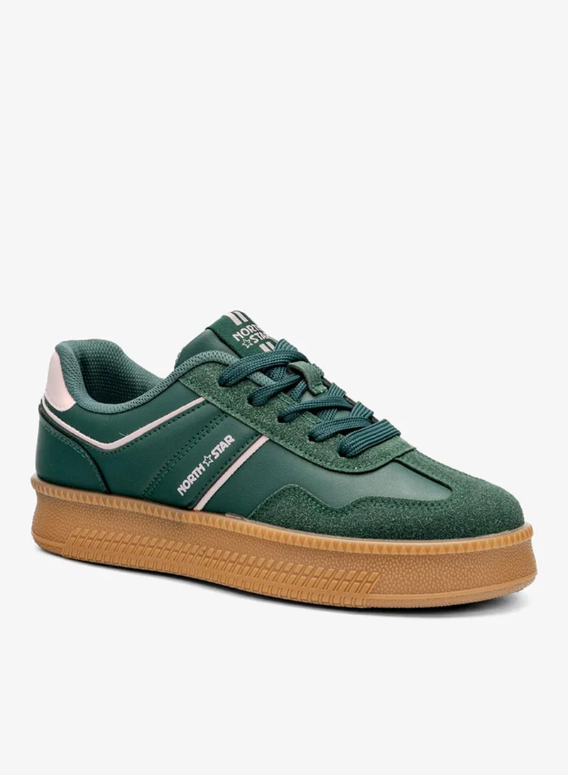 باتا حذاء رياضي مستوحى من الطابع العملي