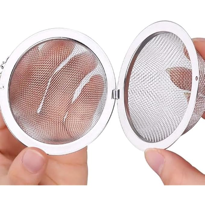 تيلاند فلتر شاي كروي متين من الفولاذ المقاوم للصدأ ذو شبكة دقيقة، حجم مثالي مناسب لأي إبريق شاي وأكواب وأكواب لنقع أوراق الشاي السائبة الخضراء والأسود والأعشاب من أولونغ، 65 مم - Image 3