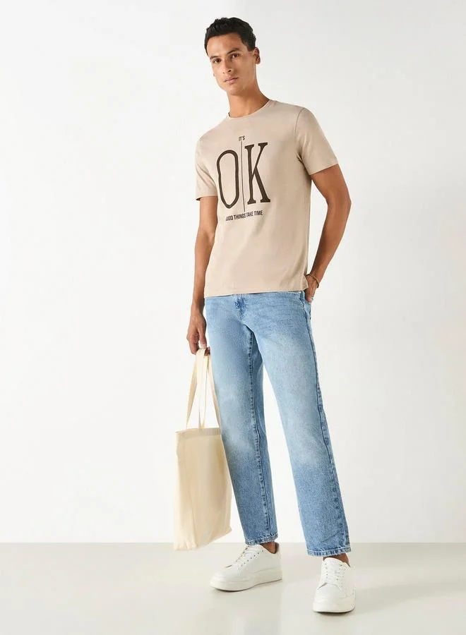 سبلاش فيڤ تيشيرت بطبعة كتابية بياقة دائرية وأكمام قصيرة