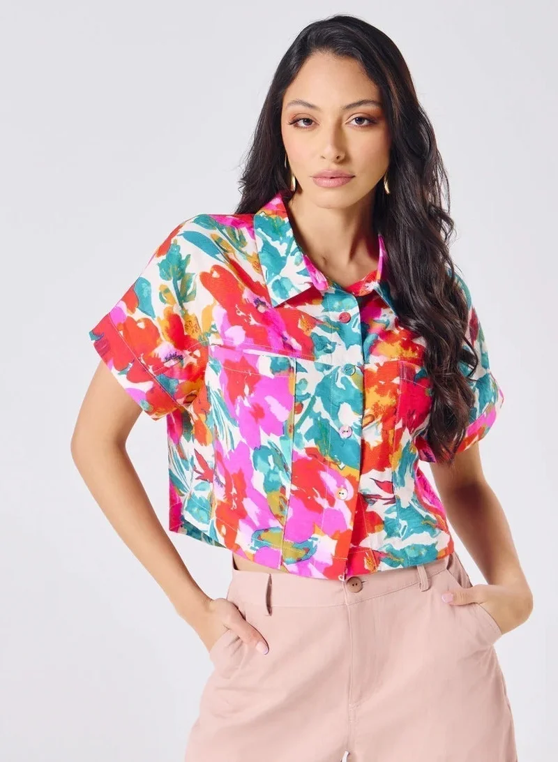Zigzag Crop Printed Shirt With A Classic Collar