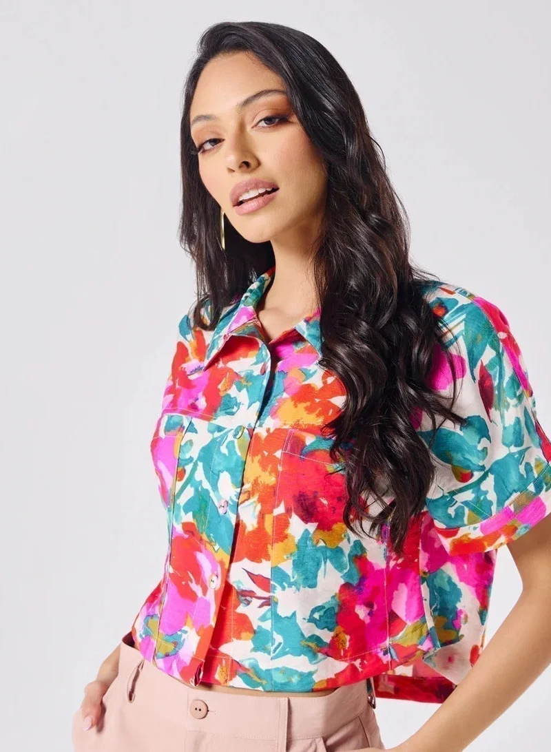 Zigzag Crop Printed Shirt With A Classic Collar