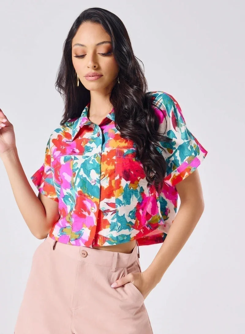 Zigzag Crop Printed Shirt With A Classic Collar