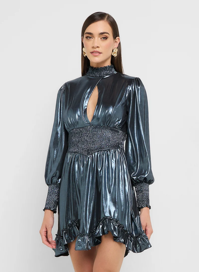 جينجر بوتيك eclat luxe keyhole detail metallic pleated dress
