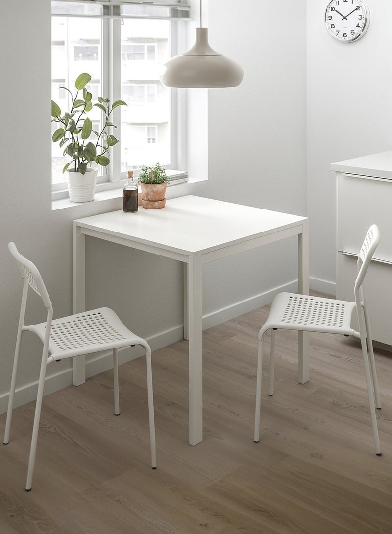 تايمي كرسي طعام بمقعد من البلاستيك وأرجل معدنية، قابل للتكديس وسهل التخزين، كرسي متعدد الاستخدامات لغرفة المعيشة والمطبخ وغرفة النوم و الحديقة والفناء والشرفة - أبيض - Image 2