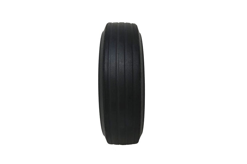 Shepherd Hardware عجلة استبدال عربة يد شيفرد هاردوير 9600 بقطر 8 بوصات، مطاط صلب، مداس مخدد بسمك 2-1/2 بوصة، محور مائل بقطر 5/8 بوصة، أسود - Image 4