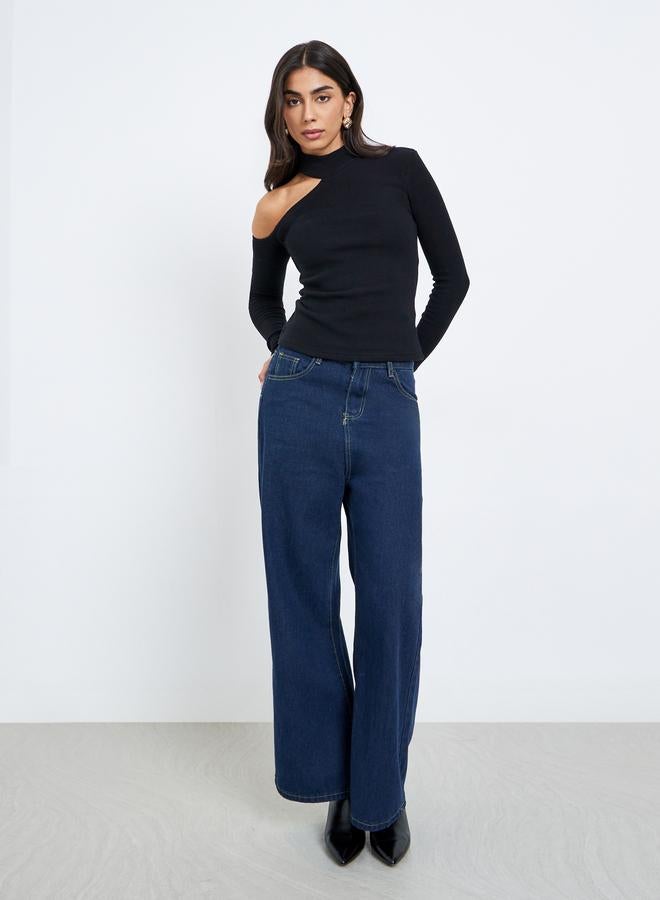 ستايلي بلوزة محبوكة بتفاصيل كتف واحد - Image 2