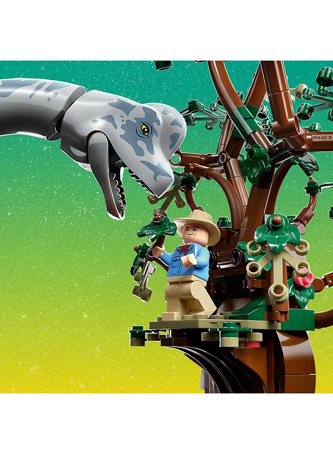 ليغو Jurassic World Brachiosaurus Discovery 76960 Collectible Building Toy Set Featuring a Large, Posable Dinosaur Figure, Brick-Built Jeep® Wrangler and Tree; Fun Gift Idea for Kids Aged 9 and up (512 Pieces) LEGO