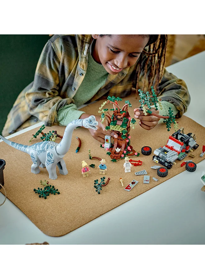 ليغو Jurassic World Brachiosaurus Discovery 76960 Collectible Building Toy Set Featuring a Large, Posable Dinosaur Figure, Brick-Built Jeep® Wrangler and Tree; Fun Gift Idea for Kids Aged 9 and up (512 Pieces) LEGO
